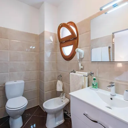 Three-bedroom In Vabriga