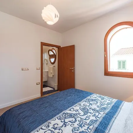 Feriehus Three-bedroom In Vabriga
