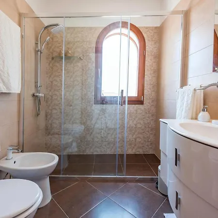 Three-bedroom In Vabriga Casa de Férias *