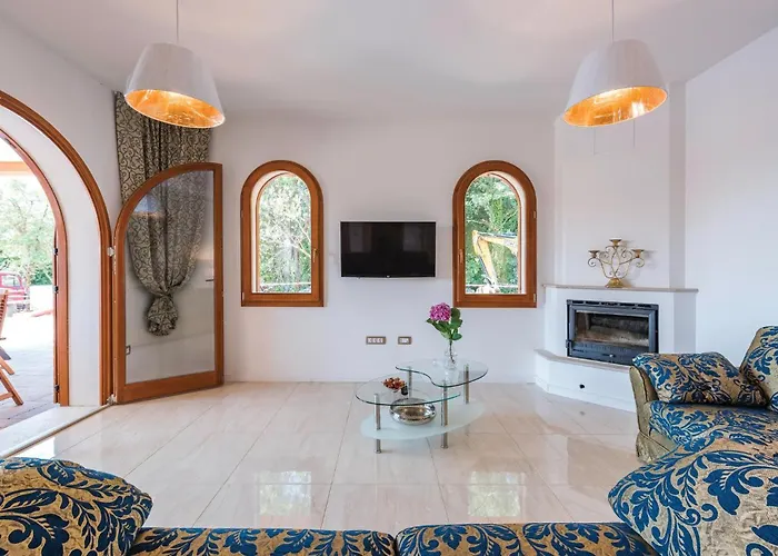 Three-bedroom In Vabriga * Tar-Vabriga