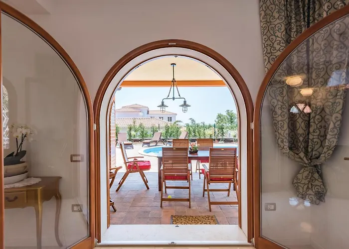 Hébergement de vacances Three-bedroom In Vabriga