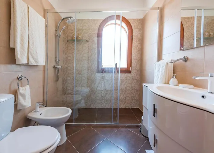 Three-bedroom In Vabriga Hébergement de vacances *