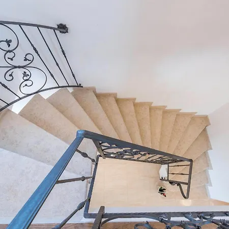 Three-bedroom In Vabriga Vakantiehuis *