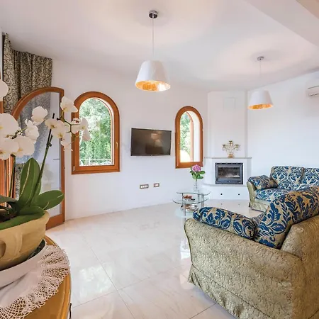 Semesterbostad Three-bedroom In Vabriga *