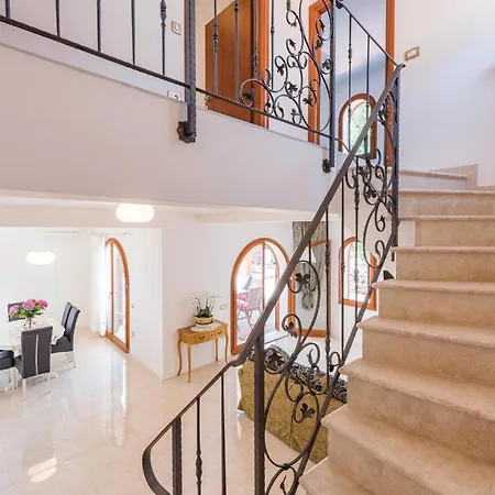 Three-bedroom In Vabriga