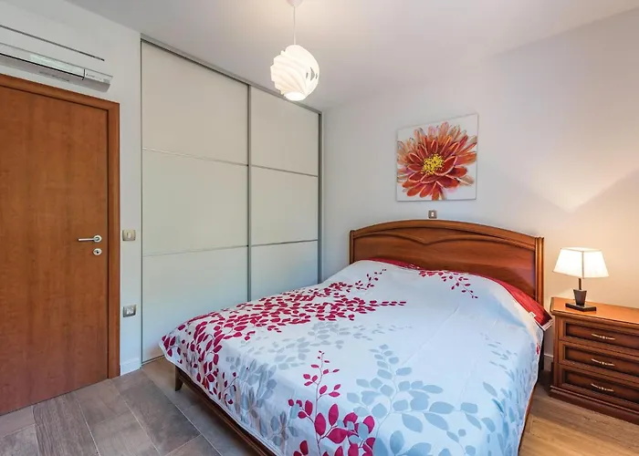 Three-bedroom In Vabriga * Tar-Vabriga
